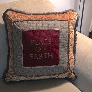 NWOT- Holiday Pillow